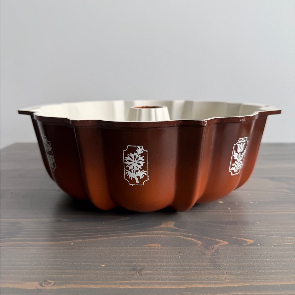 Vintage Nordic Ware heavy duty fluted tube Bundt cake pan
10” inside diameter